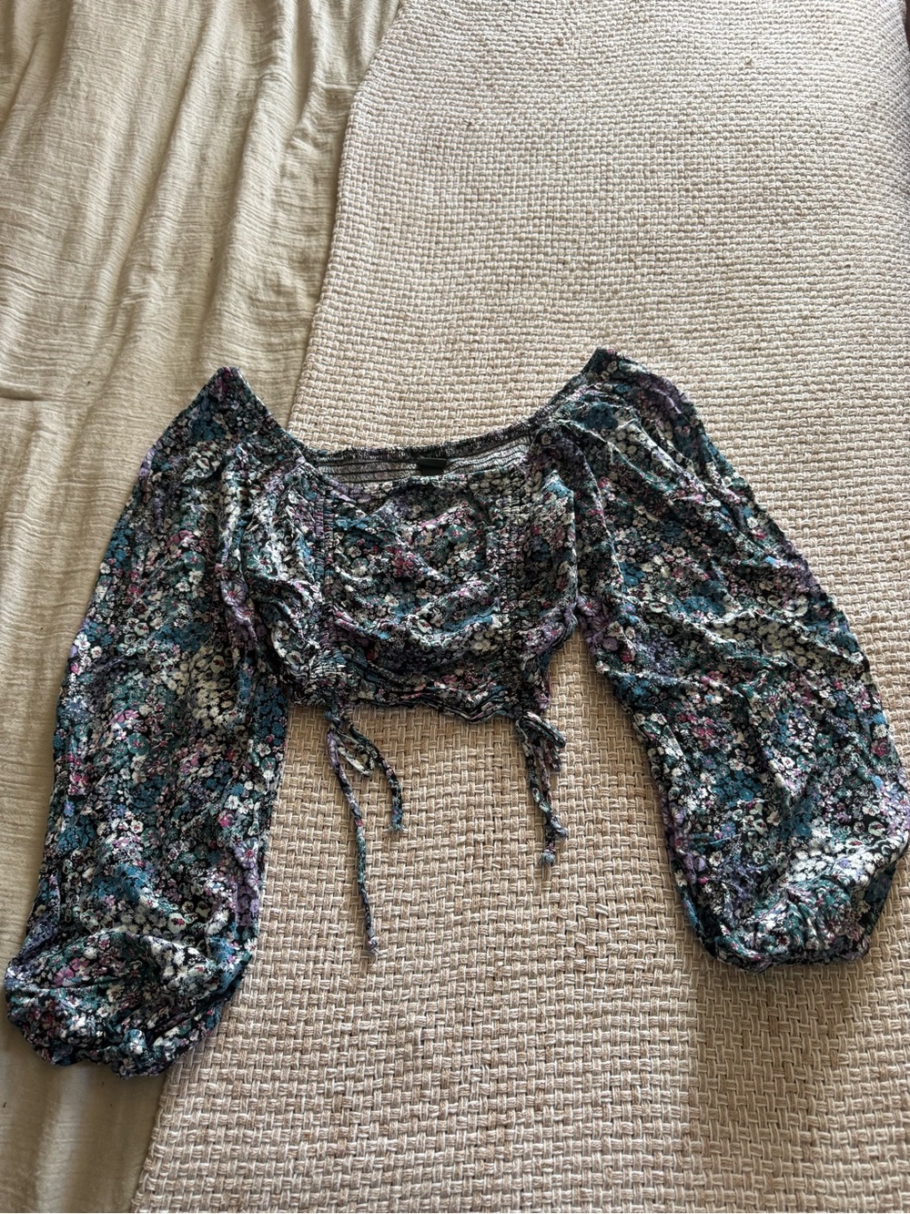 Wild fable Floral Smocked Cropped Blouse in Teal & Black